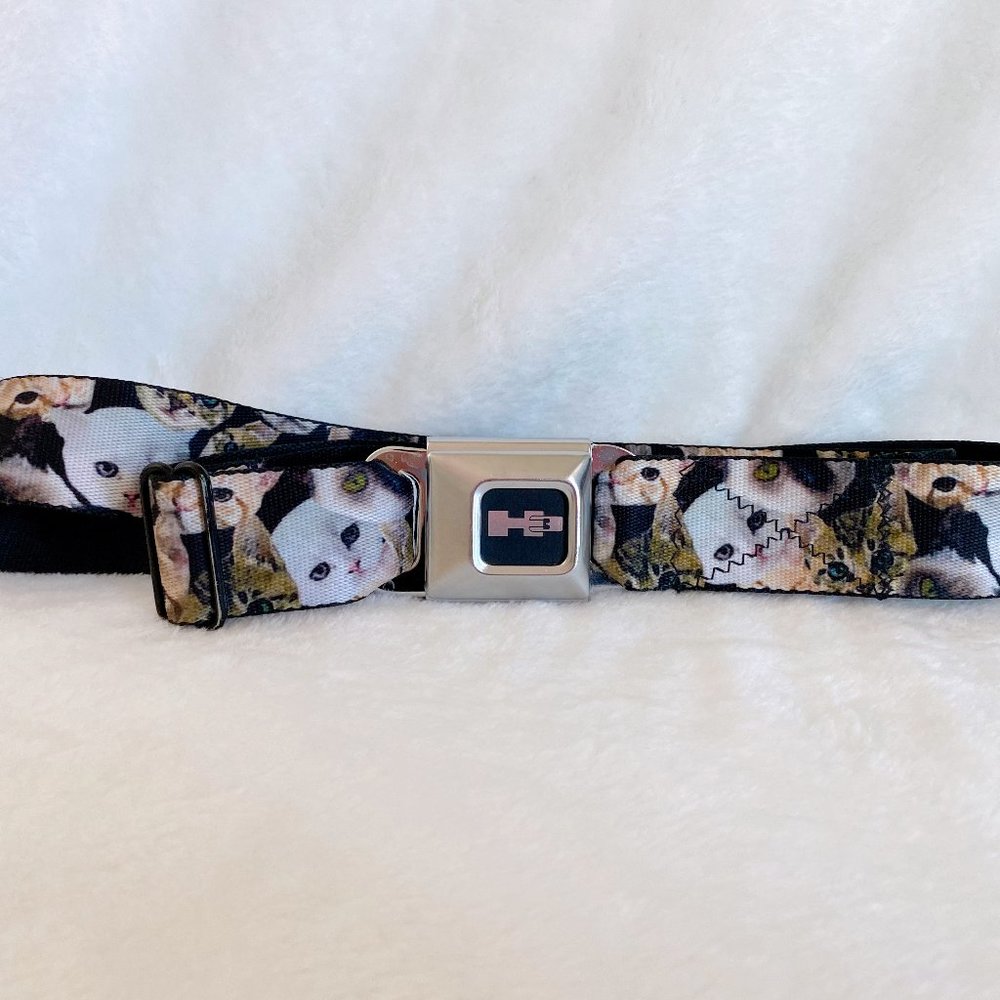 Cute Cat Black Belt Seatbelt Buckle